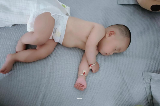 馆陶几个月宝宝开始长牙